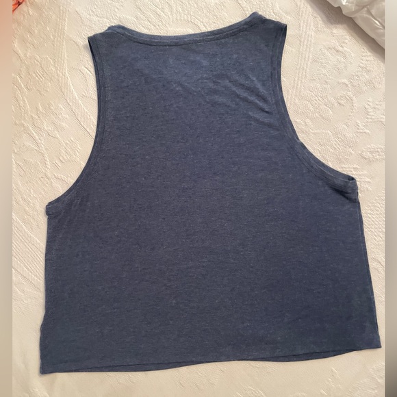 GAP Fit Blue Muscle Tank Size Medium - Picture 2 of 7